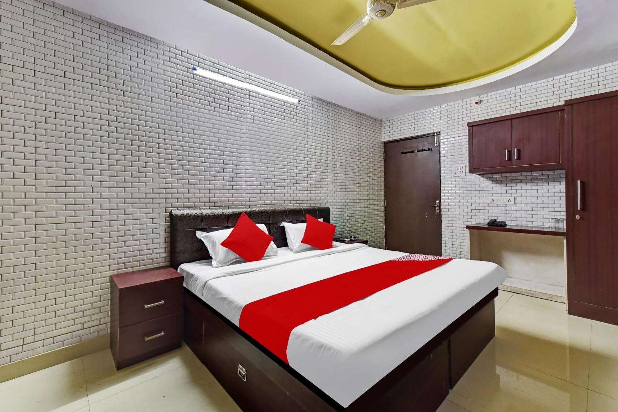 Hotel O Eleven Hotel & Banquet Кота Екстериор снимка