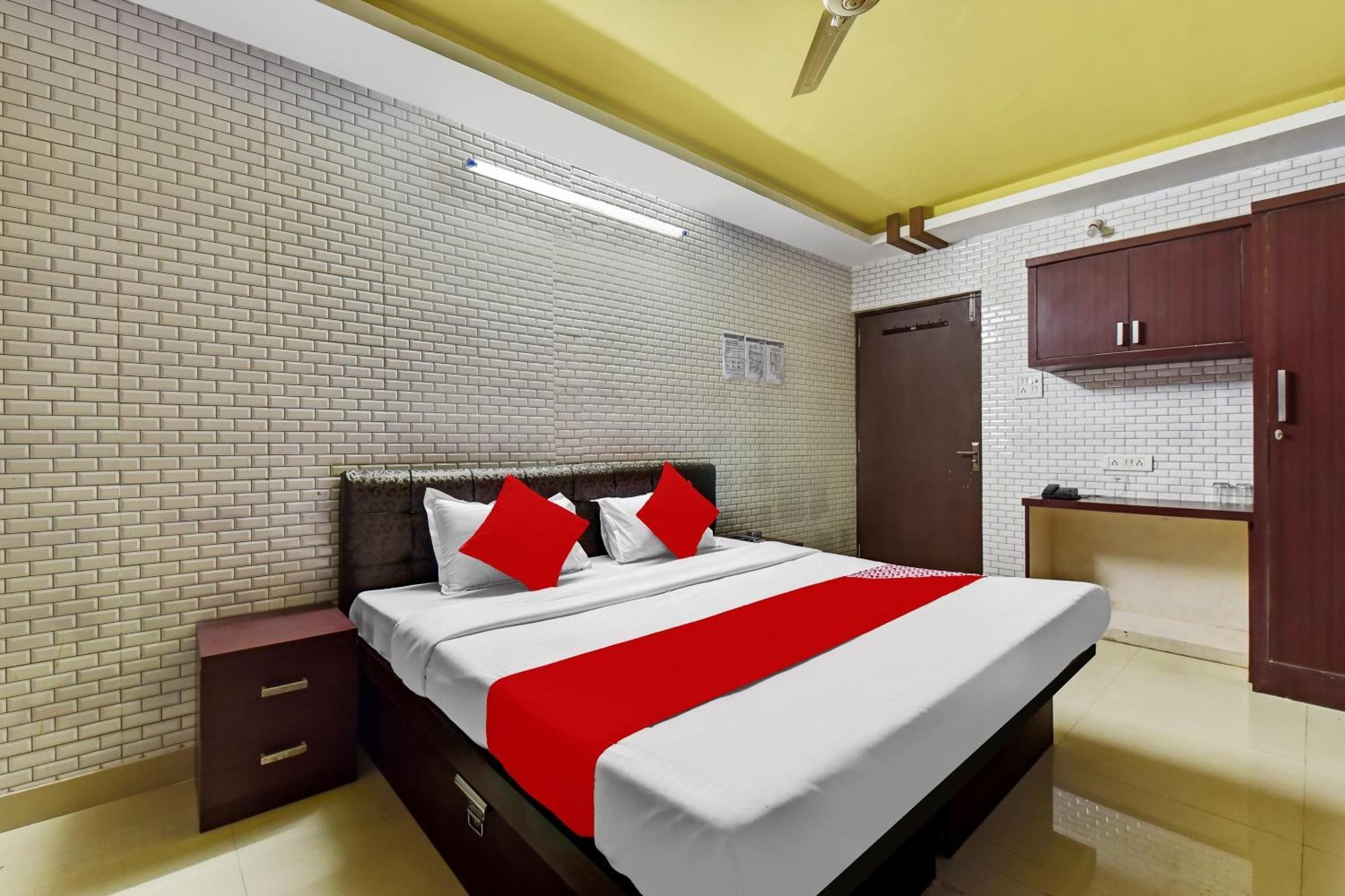 Hotel O Eleven Hotel & Banquet Кота Екстериор снимка