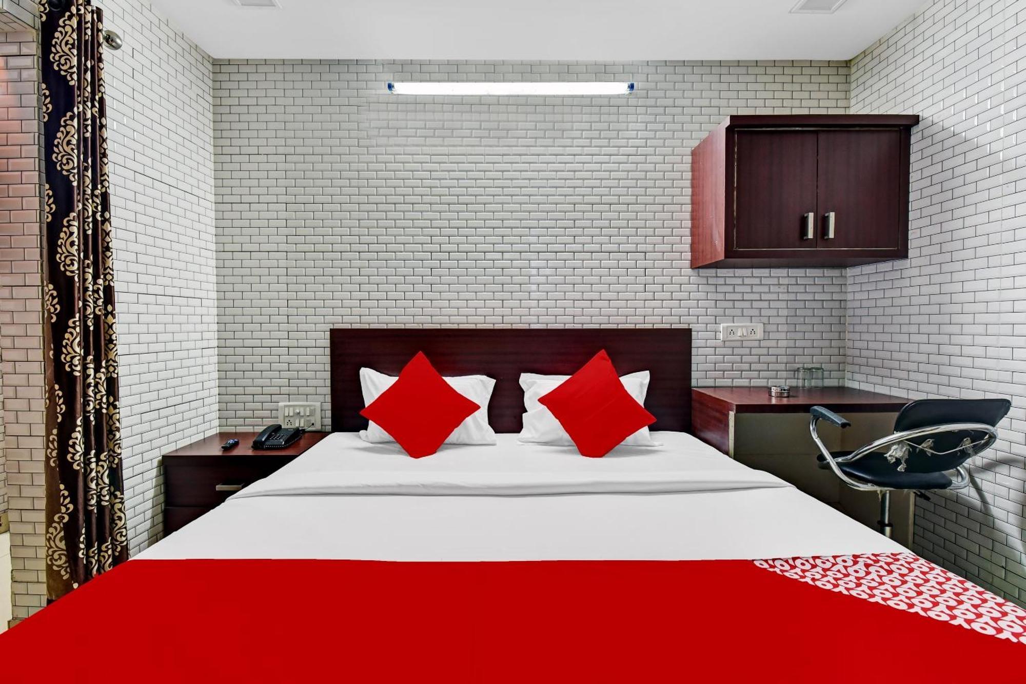 Hotel O Eleven Hotel & Banquet Кота Екстериор снимка