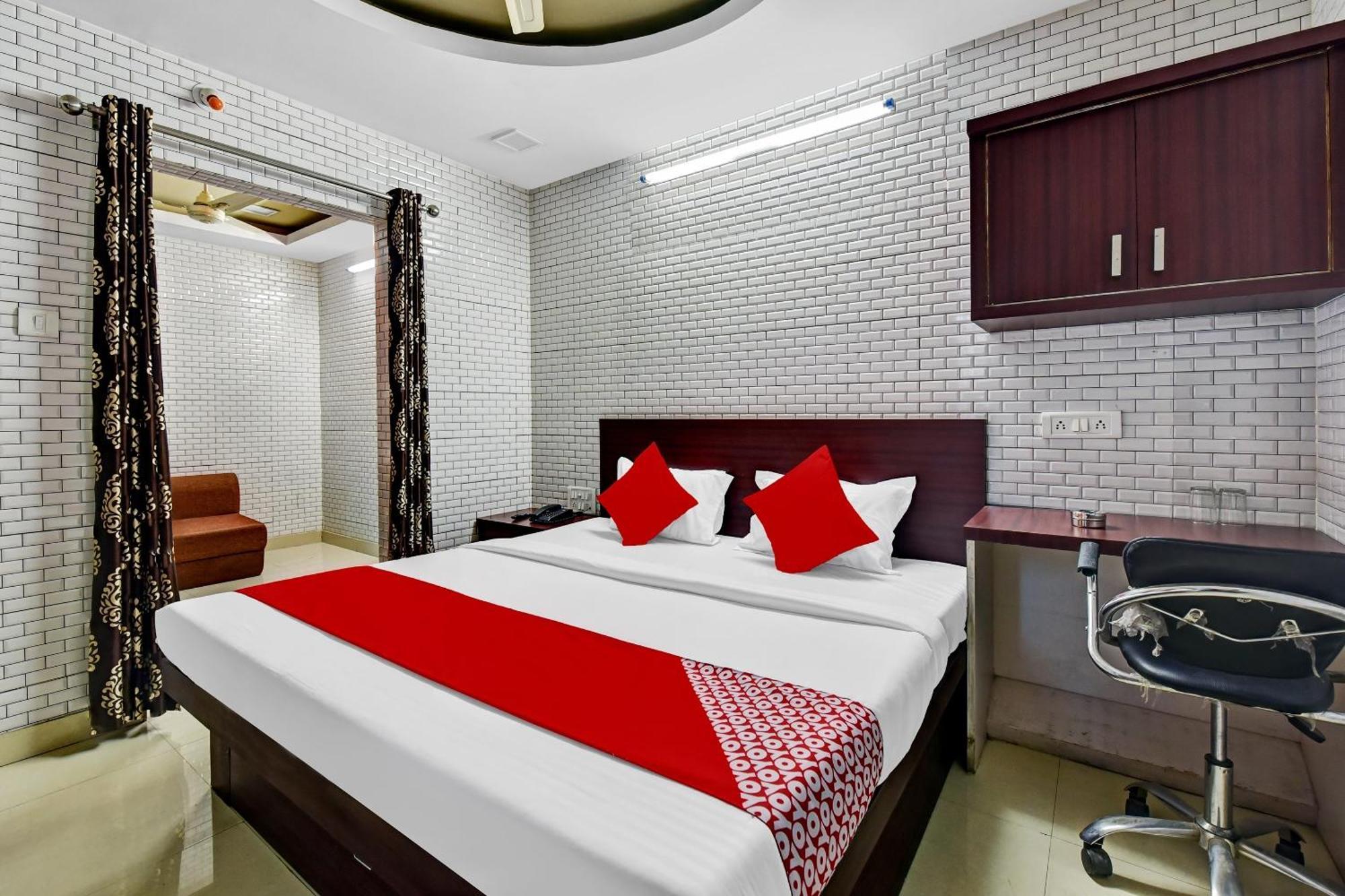 Hotel O Eleven Hotel & Banquet Кота Екстериор снимка