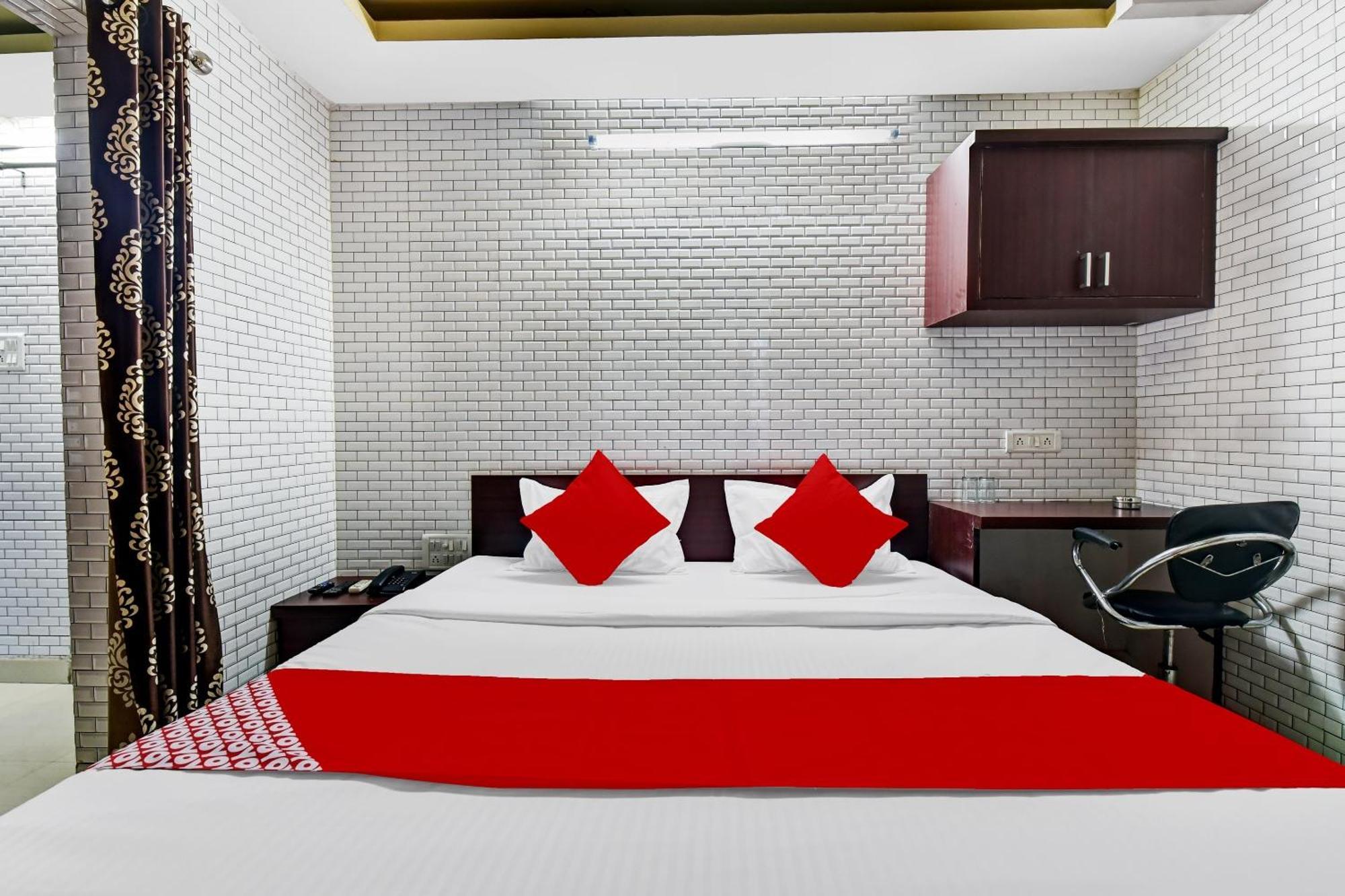 Hotel O Eleven Hotel & Banquet Кота Екстериор снимка