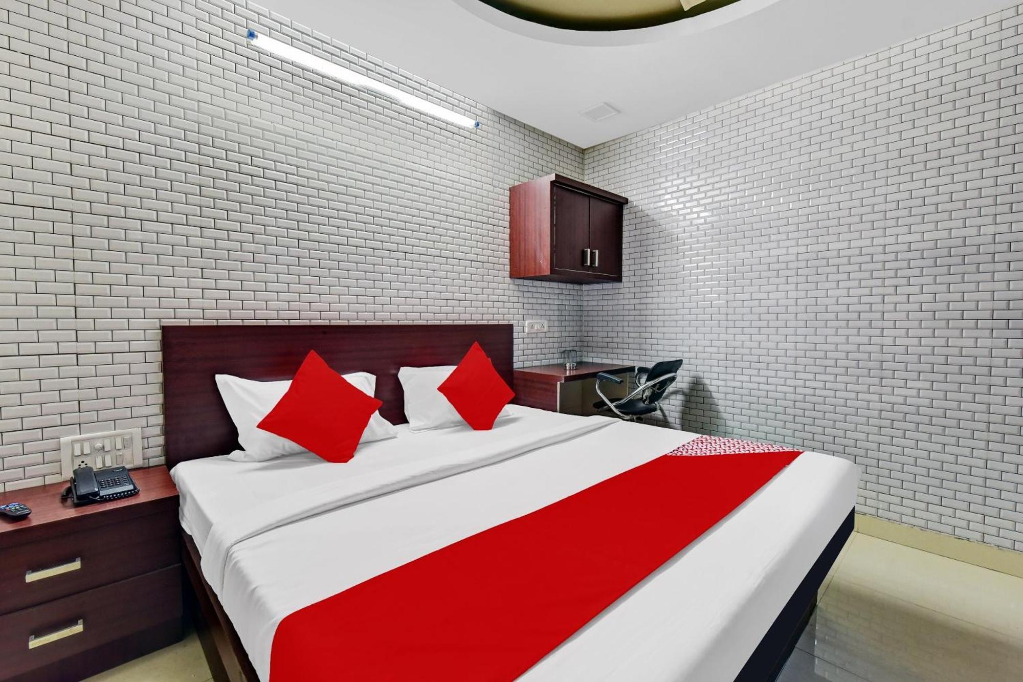 Hotel O Eleven Hotel & Banquet Кота Екстериор снимка